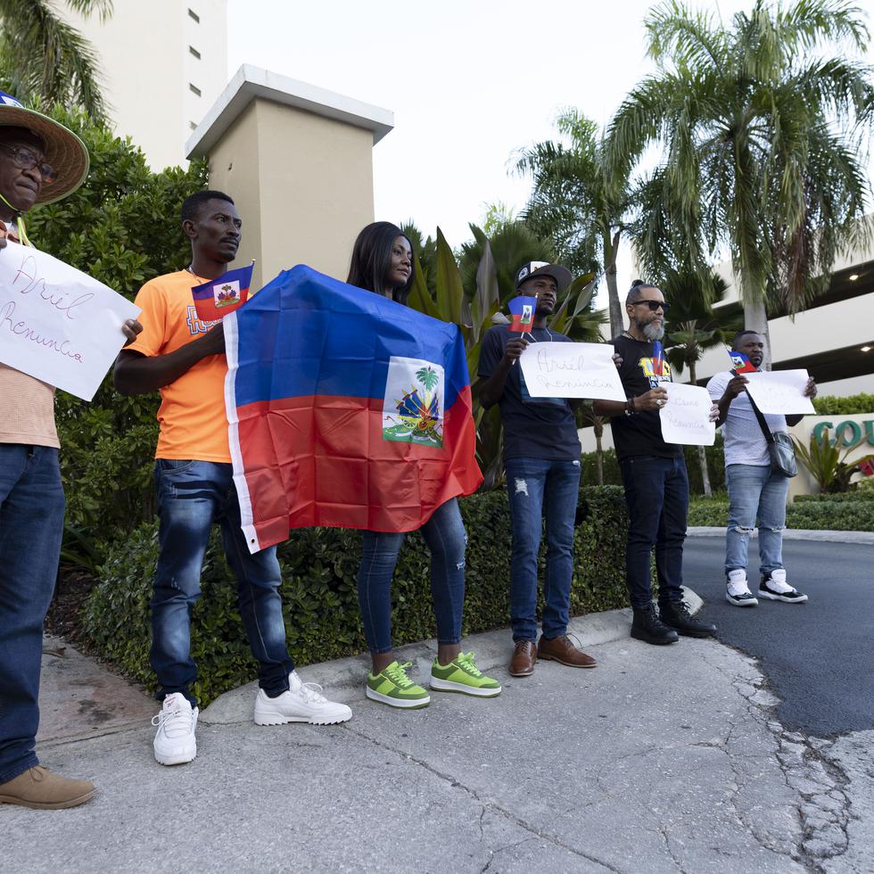 “Le dieron acogida a un criminal”: líderes haitianos repudian la presencia del primer ministro de Haití en Puerto Rico