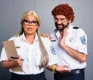 La "Capitana Quintana" y "Junior" son dos de los guardias de seguridad de la cómica academia.