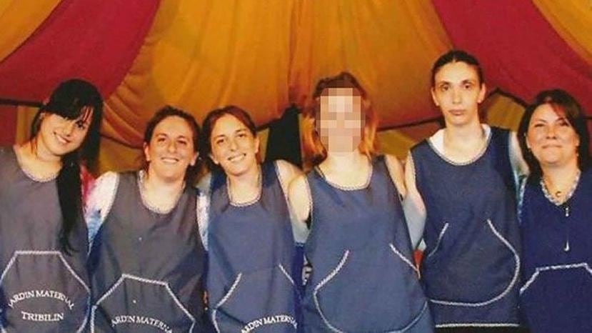 En la foto se pueden ver a algunas de las maestras condenadas por maltratar a niños de un centro de cuido en Argentina. (YouTube / Captura)