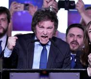Javier Milei, candidato presidencial de la coalición La Libertad Avanza, habla en su sede de campaña luego de las elecciones primarias en Buenos Aires, Argentina, el domingo.