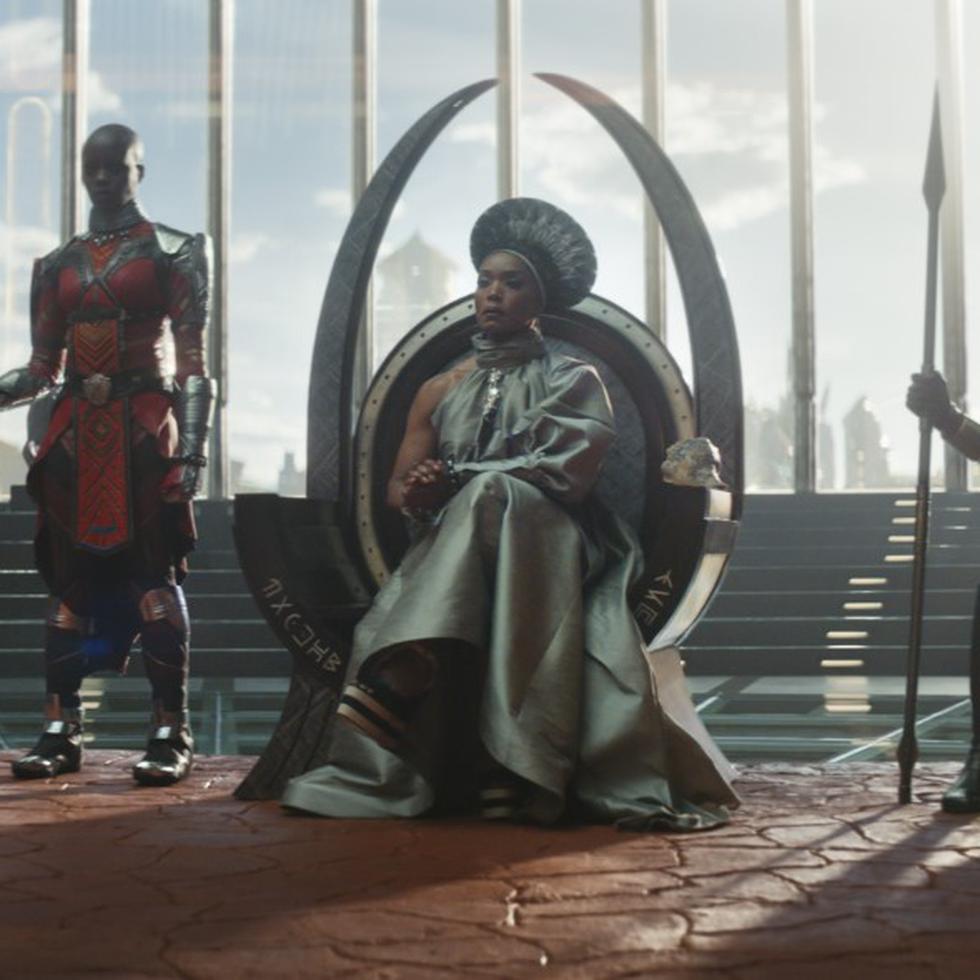 Black Panther: Wakanda Forever, Angela Bassett como "Queen Mother Ramonda".