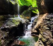 Bella cascada, que forma parte del parque estatal Watkins Glen, uno de los más populares de la región de los Finger Lakes.