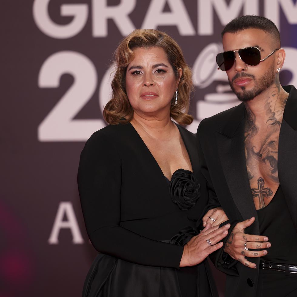 María Nelly Ruiz,madre de Rauw Alejandro acompañó a su hijo a la entrega de los Premios Latin Grammy. Vianney Le Caer/Invision/AP)