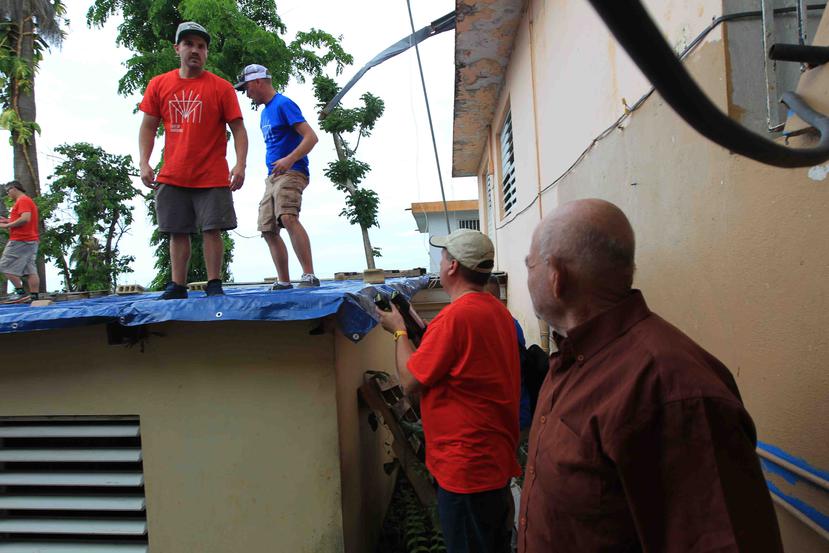 Michael Byrne, coordinador de FEMA en Puerto Rico, estimó que necesitarán sobre 60,000 toldos para reparar las casas afectadas por el huracán María. (Archivo / GFR Media)
