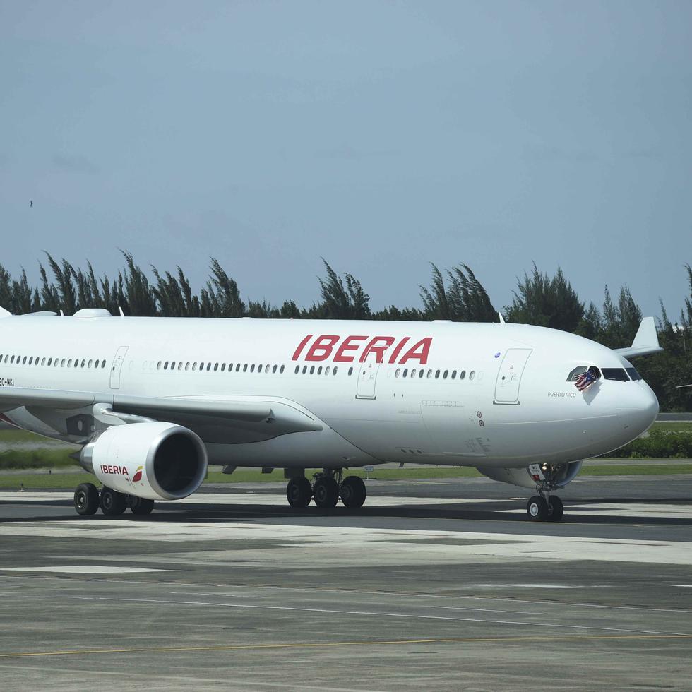 Un avión de Iberia en el Aeropuerto Internacional Luis Muñoz Marín.