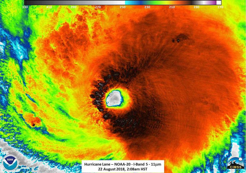 Vista del ojo del huracán Lane . (Captura / NOAA)