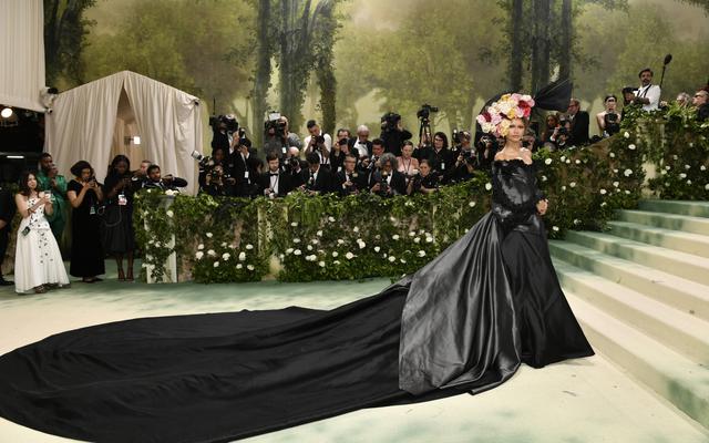 Met Gala 2024: con dos impresionantes “looks” Zendaya reafirma que es un ícono de moda