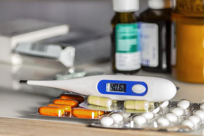 Debes asegurarte de contar con un suministro de medicamentos recetados para un mínimo de 30 días, si tomas alguno. (Shutterstock)