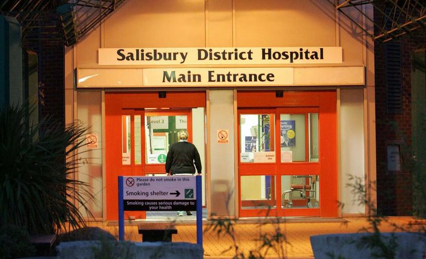 Skripal, antiguo agente ruso, fue hallado inconsciente, junto con su hija de 30 años, en el suelo de un centro comercial de Salisbury, en el suroeste de Inglaterra, el pasado domingo. (AP)