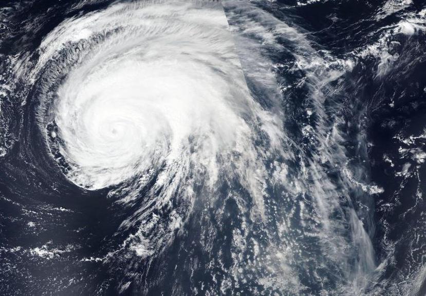 El Centro Nacional de Huracanes anticipó un debilitamiento del ciclón en las próximas horas. (NOAA)