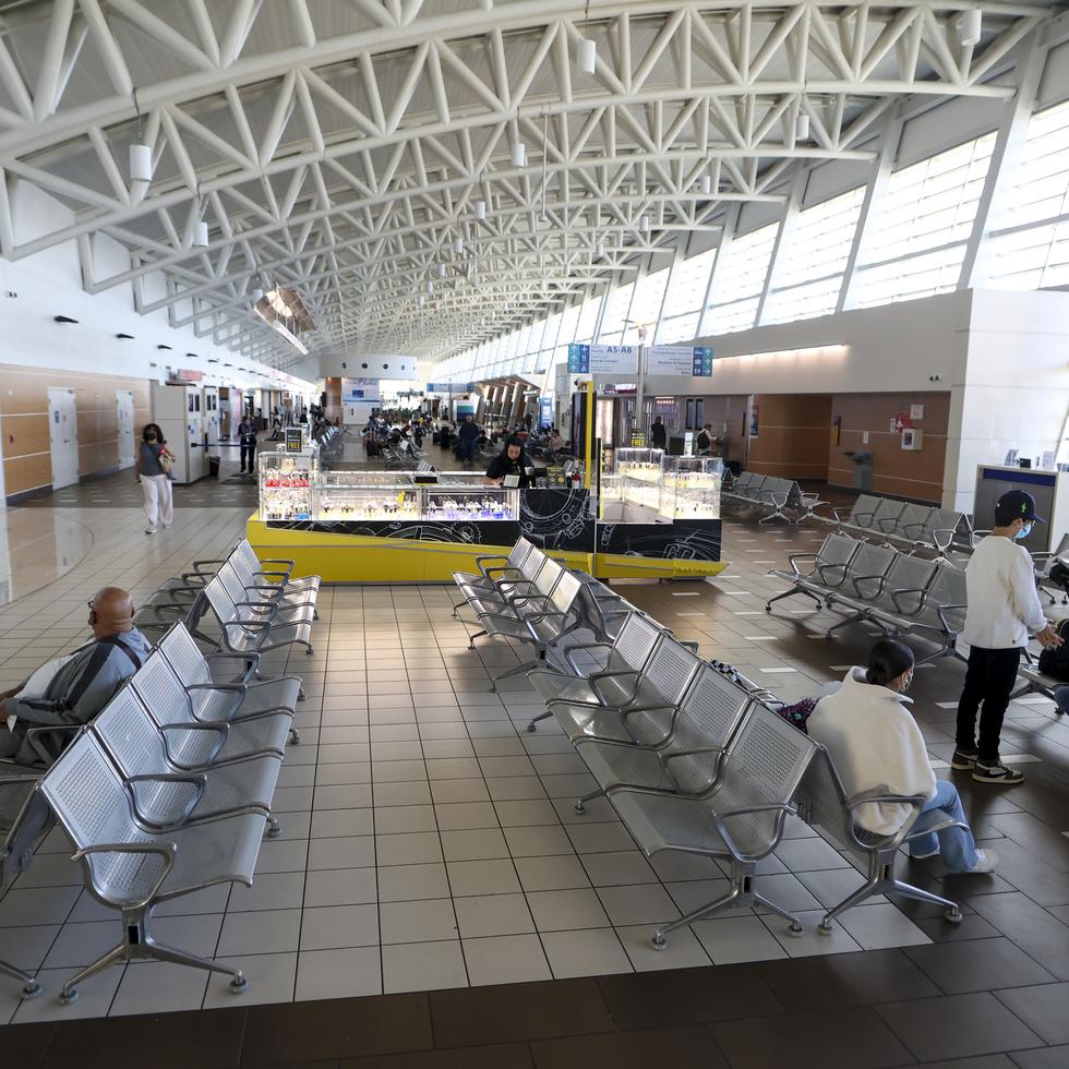 Los artículos que se pierden en el aeropuerto y no se reclaman por más de 30 días se donan a una organización sin fines de lucro.