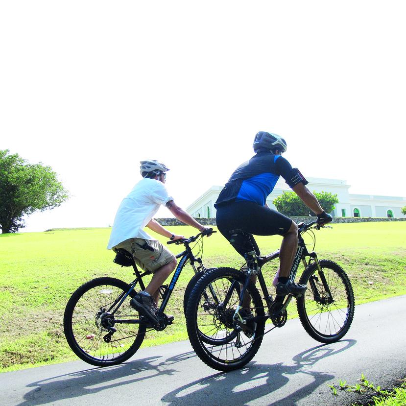 En diversos municipios de Puerto Rico existen rutas de "mountain bike" que se pueden hacer en familia.