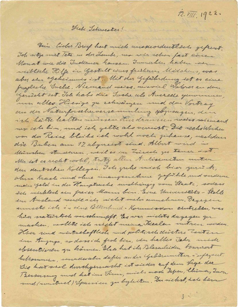 Fotografía sin fecha proporcionada por la casa de subastas Kedem de una copia de una carta de 1922 escrita por Albert Einstein a su hermana menor Maja. (AP)