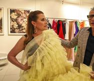 Deddie Romero junto al diseñador Gustavo Arango, quien está a cargo del vestido de novia de la presentadora. 
david.villafane@gfrmedia.com