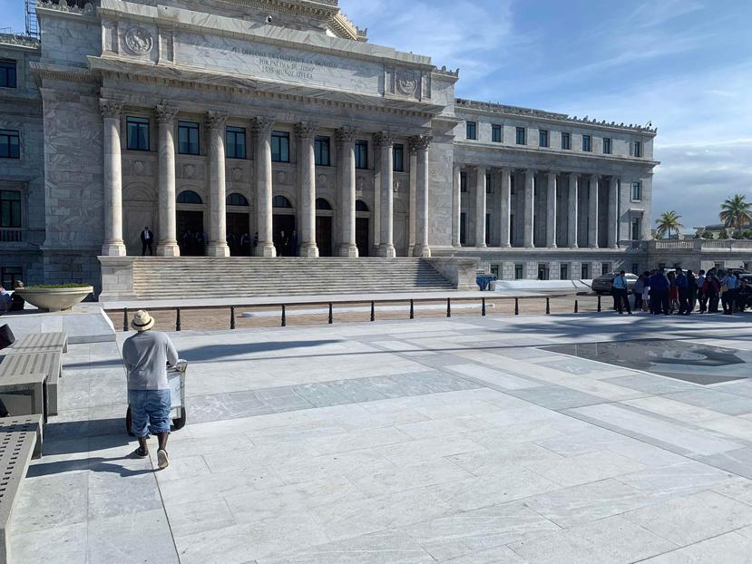 A eso de las 4:20 p.m. los alrededores del Capitolio lucen tranquilos. (Amanda Pérez Pintado)