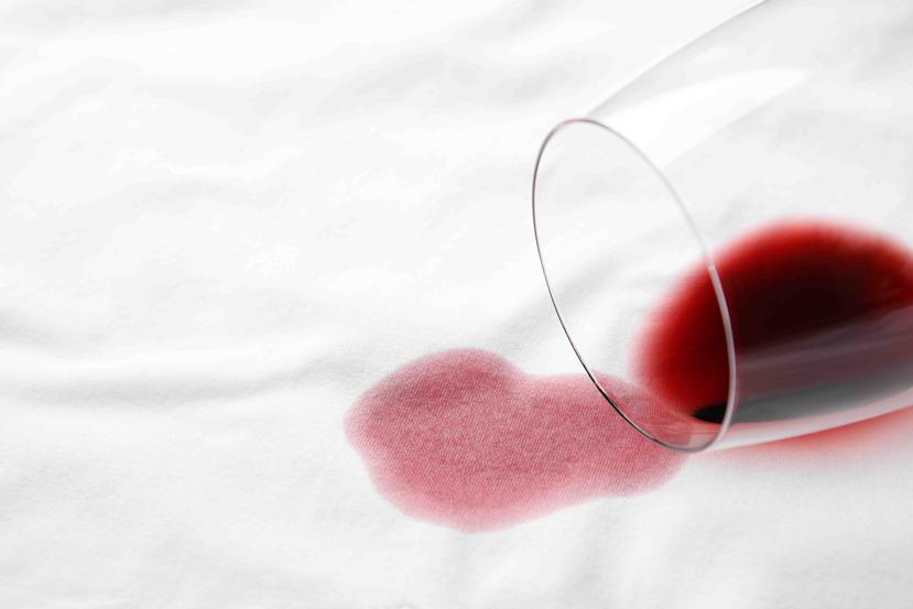 Con estos trucos será posible remover esa molestosa mancha de vino en tu ropa. (Shuterstock.com)