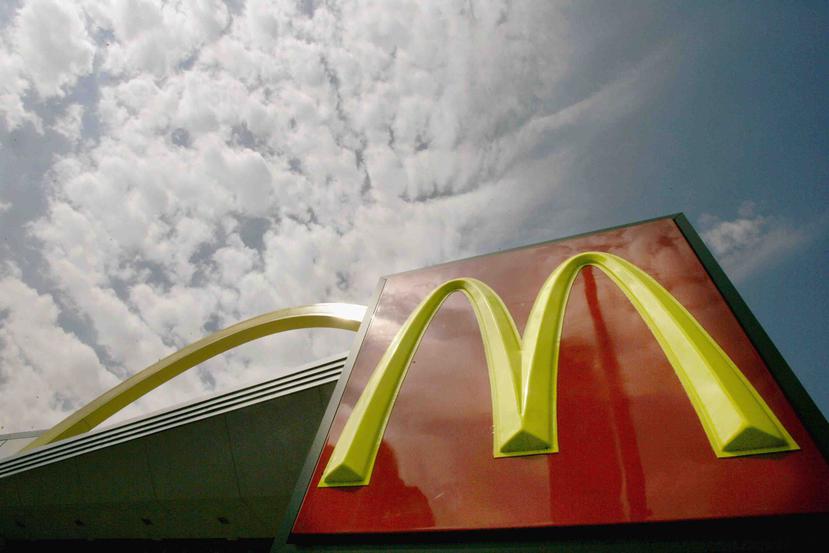 El resto de los restaurantes McDonald's en la isla continuarán operando, pero con medidas de prevención. (GFR Media)