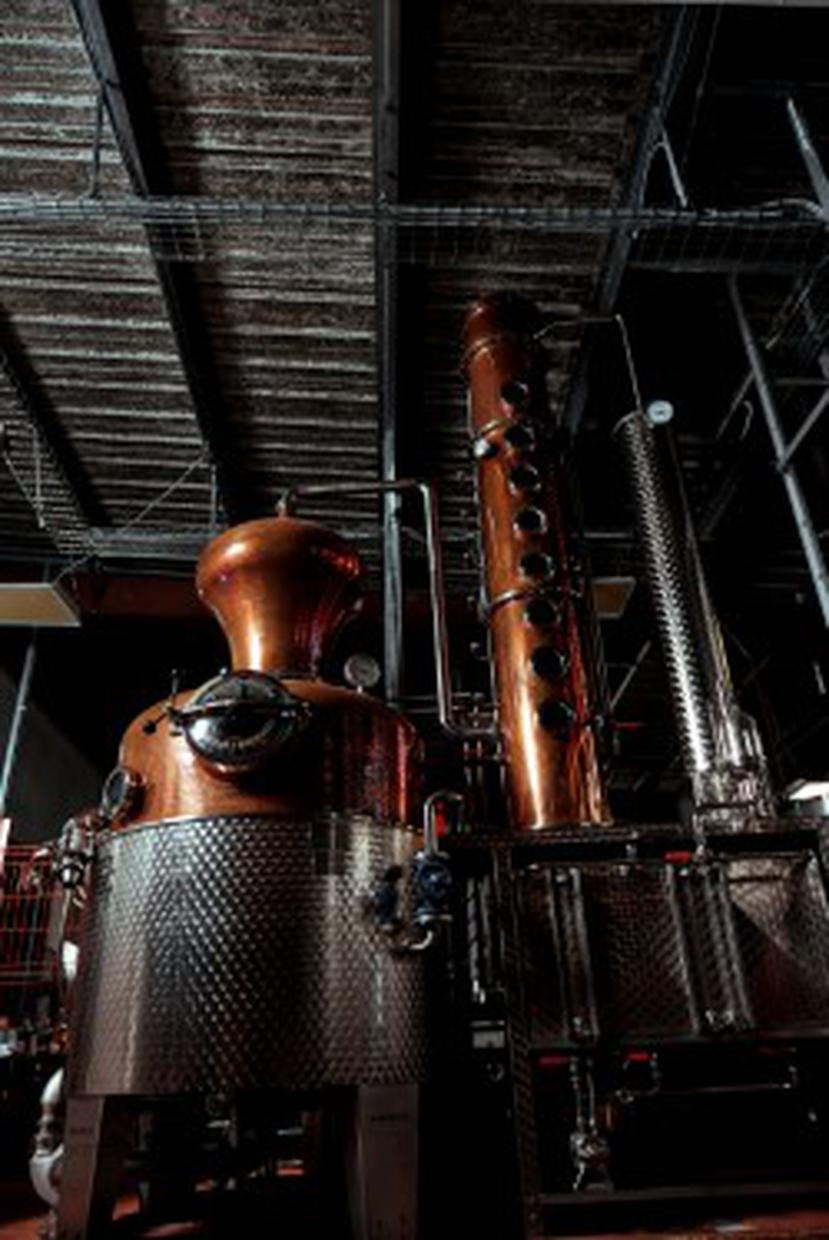 La destilación del ron Artesano se da en un alambique de cobre alemán marca Arnold Holstein.