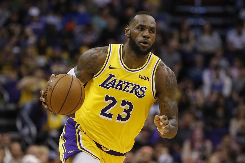 LeBron James jugó su primera temporada con los Lakers. (AP)