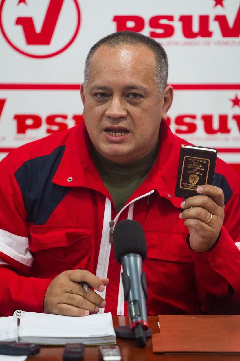 "Nicolás Maduro levantó la bandera de la paz y les perdonó la vida", dijo Diosdado Cabello. (EFE)