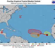 Mapa del Centro Nacional de Huracanes que muestra las zonas donde tres ondas tropicales tendrían las condiciones favorables para desarrollarse.