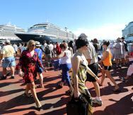 Esta semana,  la llegada de varios barcos cruceros trajo a la Isla en un solo día, 24,117 turistas, superando así la cifra récord.